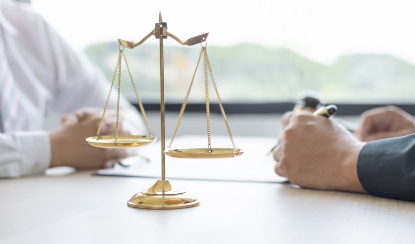 CEZA DAVASI NEDENİYLE ARACINA ŞERH KONAN ve MALLARINA EL KOYULAN KİŞİLERİN TAZMİNAT HAKLARI ve ELDE ETME KOŞULLARI