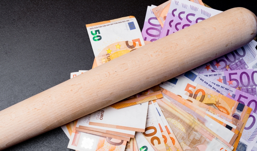 GASBA, KAPKAÇA UĞRAYAN KİŞİNİN DAVA HAKKI NEDİR? GASBA UĞRAYAN KİŞİ HANGİ DAVAYI AÇABİLİR? TAŞINMAZLARDA ZİLYETLİĞİN GASBI DAVASI AÇILABİLİR Mİ? EŞYASI GASBEDİLEN KİŞİ NE KADAR SÜREDE İADE DAVASI AÇABİLİR? 